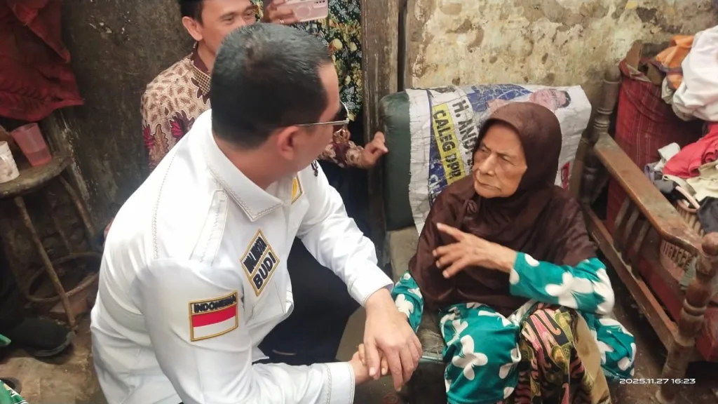 Wali Kota Serang Berikan Santunan dan Pastikan Bedah Rumah untuk Nenek Romlah