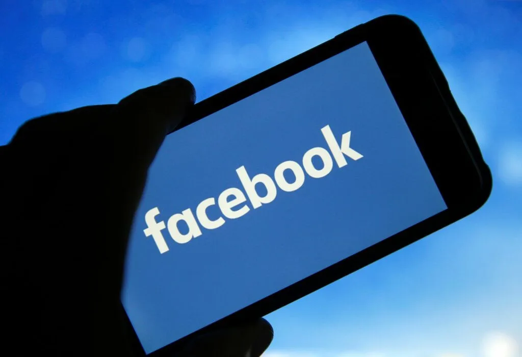 Sembunyikan Kenangan Facebook Sebelum Muncul di Beranda
