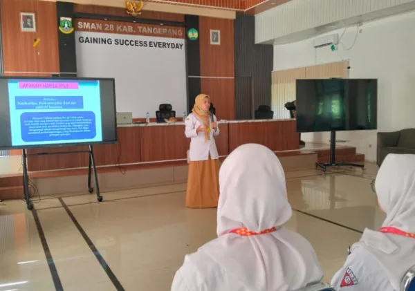 Penyuluhan NAPZA dan Skrining Merokok di SMAN 28 Kabupaten Tangerang