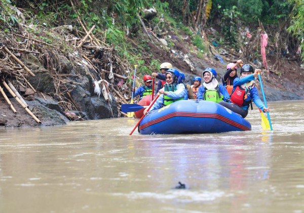 Ketua TP PKK Provinsi Banten Jajal Wisata Air Kali Cibanten