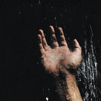 5 Sebab Akibat Bila Berlama-lama di Kamar Mandi
