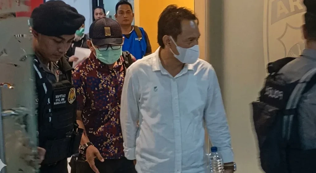 KPK Tetapkan Bupati Cilacap Tersangka Pemerasan THR