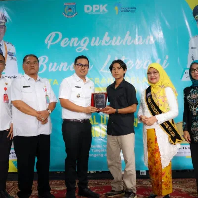 Festival Literasi Blandongan 2025 Resmi Dibuka, Pilar Saga Ichsan Kukuhkan Bunda Literasi Tangsel