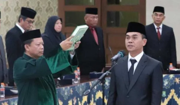 Wali Kota Tangerang Lantik Dedi Ochen sebagai Dirut Perumda Pasar, Fokus Benahi Kebersihan dan Ketertiban