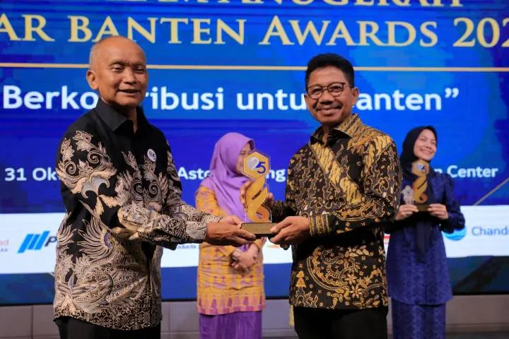 Pemkot Tangerang Raih Penghargaan Pelopor Pelayanan Publik Digital di Kabar Banten Awards 2025