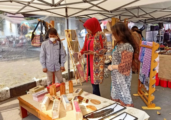 Ketua Dekranasda Ajak Industri Besarkan IKM