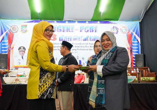 Honor Sudah Naik 50 Persen,  Guru TK Diminta Tingkatkan Keikhlasan dan Kesabaran