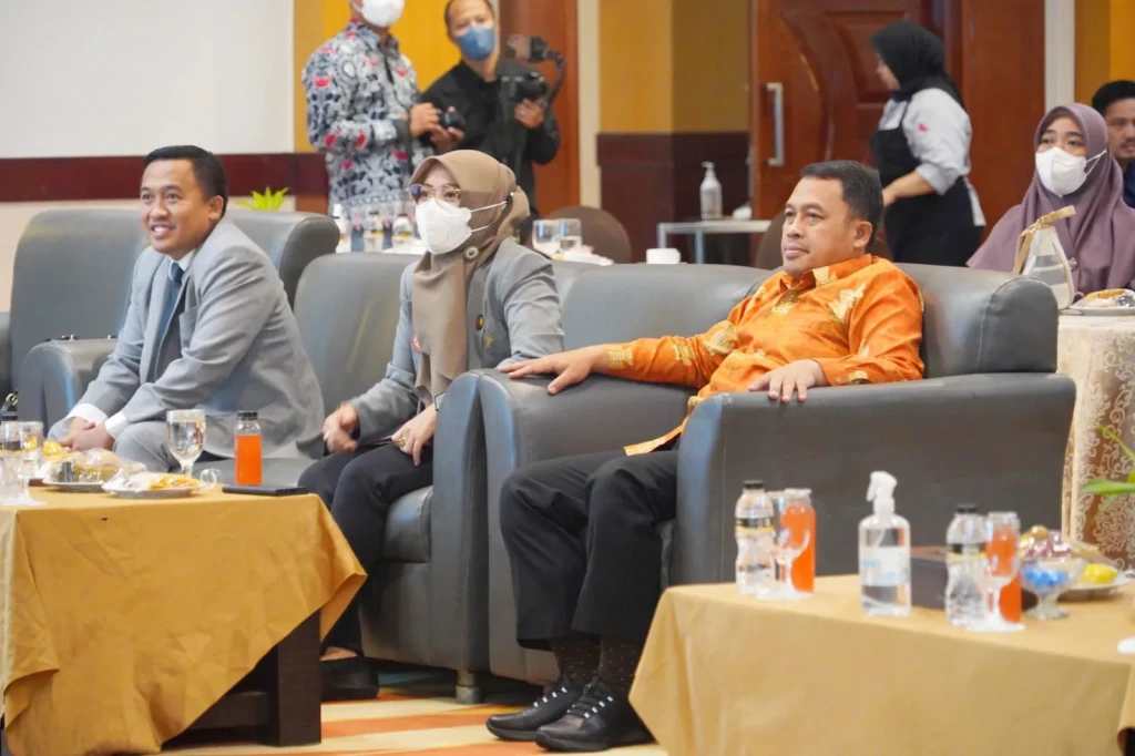 Hadiri Pelantikan IAI, Sanuji Apoteker Cilegon Tunjukkan Kinerja Baik