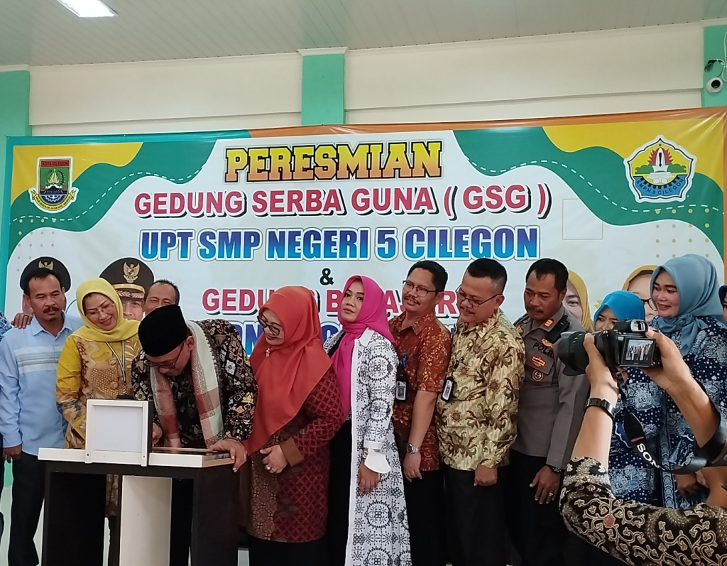 Helldy Resmikan GSG UPT SMP Negeri 5 Kota Cilegon.