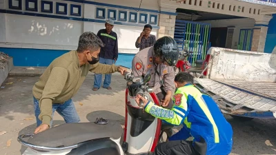 Polres Cilegon Polda Banten menangani Kejadian Kecelakaan Lalu Lintas pelajar yang mengakibatkan korban Meninggal dunia.