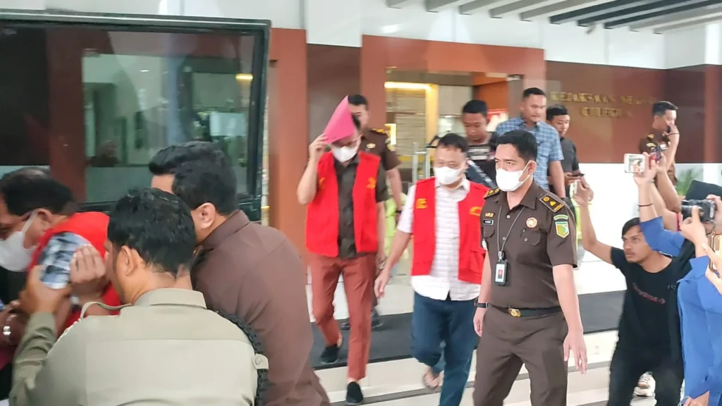 PENETAPAN TERSANGKA PENYIDIKAN PASAR RAKYAT GROGOL.