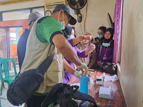 DKPP, Distan dan BPPV Uji Kualitas Daging Hewan di Pasar Kranggot, Memastikan Daging Aman Dikonsumsi