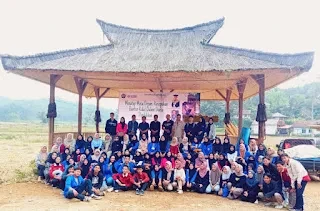 OBSERVASI LAPANGAN PROGRAM STUDI PENDIDIKAN SEKOLAH DASAR FKIP UNIVERSITAS SETIA BUDHI RANGKASBITUNG DI KASEPUHAN CIPINANG.
