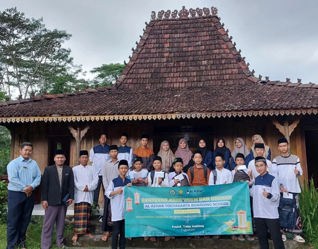 Sekolah Islam Al Azhar Yogyakarta Gandeng LAZ Al Azhar Salurkan 2.000 Paket Bantuan untuk Yatim, Tunanetra, dan Keluarga Duafa