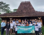 Sekolah Islam Al Azhar Yogyakarta Gandeng LAZ Al Azhar Salurkan 2.000 Paket Bantuan untuk Yatim, Tunanetra, dan Keluarga...