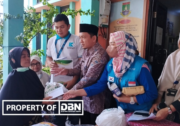 Kelurahan Kubangsari, KS Dan Group Distribusikan Ratusan Zakat Mal