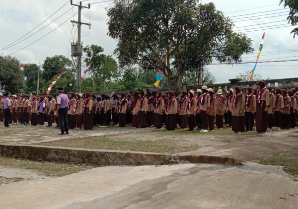 MELALUI LATIHAN GABUNGAN, SMK FATHUL BARIYAH KOBARKAN SEMANGAT PRAMUKA DI SAJIRA