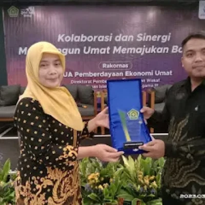 LAZ Al Azhar Raih Penghargaan Pendamping Kewirausahaan Terbaik Program KUA Percontohan Ekonomi Umat Kemenag RI.