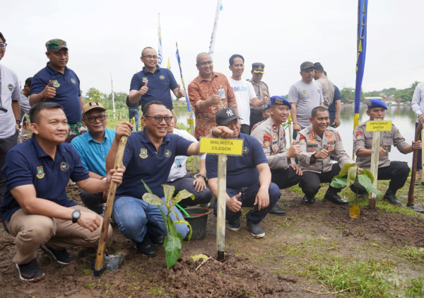 Peringati Hari Peduli Sampah Nasional, 1.000 Pohon Ditanam di Rawa Arum