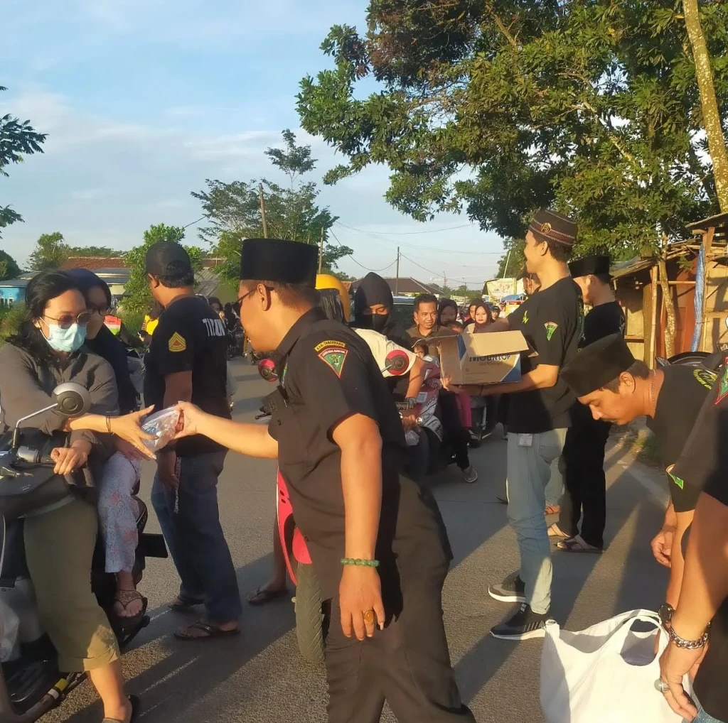 DPC Ormas JBB Tigaraksa Bagi – Bagi Takjil