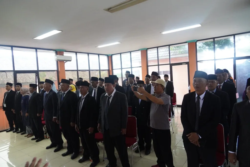 Helldy Lantik 48 RT dan RW se-Kelurahan Masigit