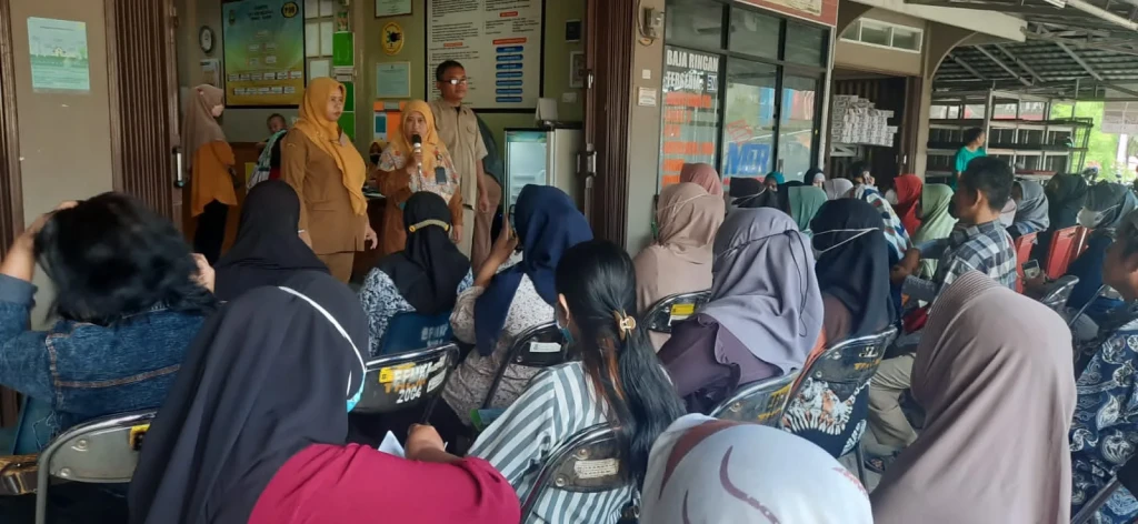 Warga Senang KCS Cair Lagi, Emak-Emak Sampaikan Terimakasih kepada Wali Kota Cilegon
