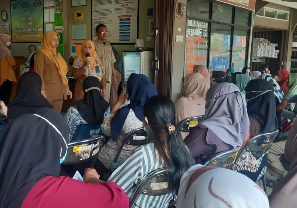 Warga Senang KCS Cair Lagi, Emak-Emak Sampaikan Terimakasih kepada Wali Kota Cilegon