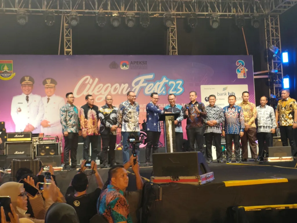Disambut Meriah Masyarakat, Wali Kota Helldy Resmi Buka Cilegon Fest 23