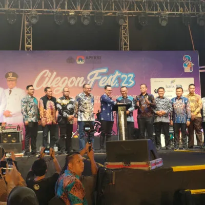 Disambut Meriah Masyarakat, Wali Kota Helldy Resmi Buka Cilegon Fest 23