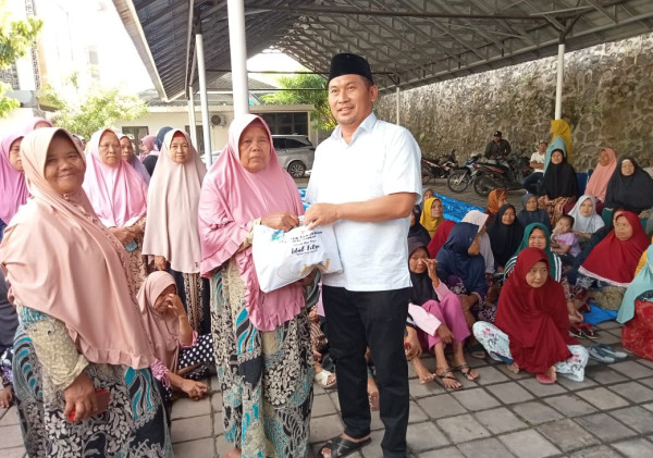 Peduli Sosial PT Cipta Mas Persada Bagikan Ratusan Sembako.