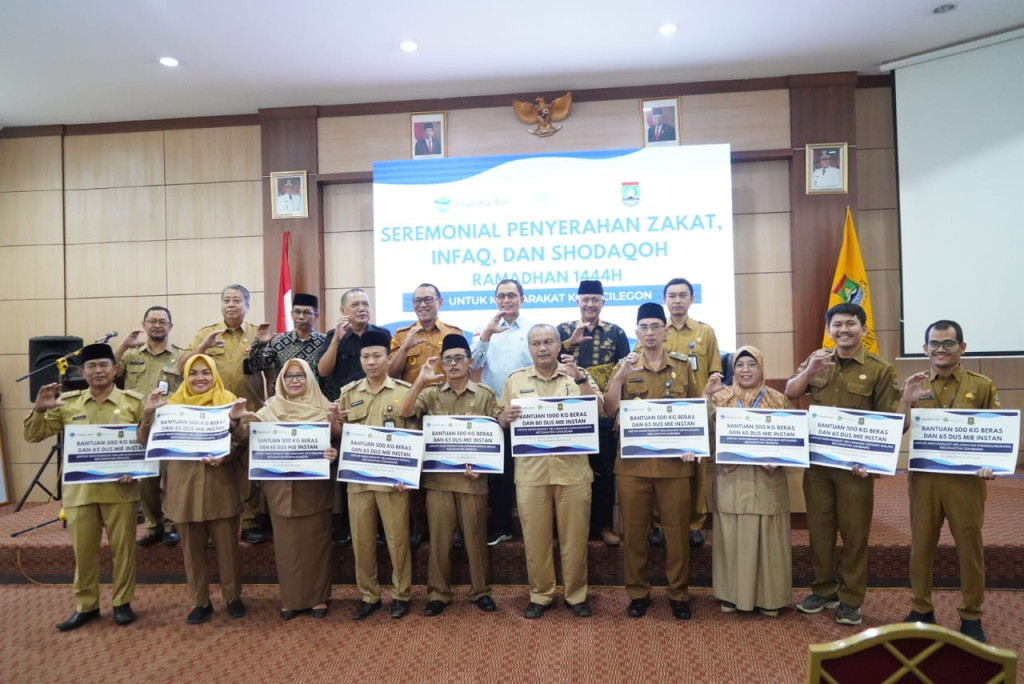 Helldy Serahkan Bantuan Bagi 2.000 Warga Terdampak Pipa Gas