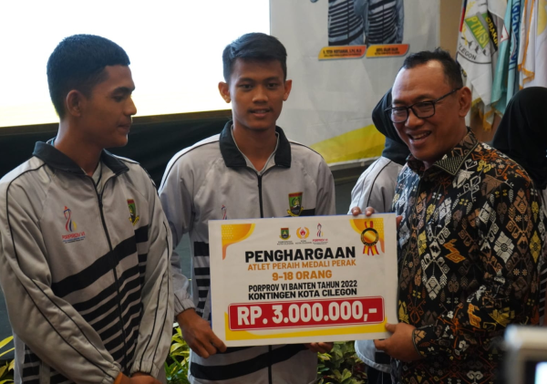 Wali Kota Cilegon Beri Bonus Atlet Porprov