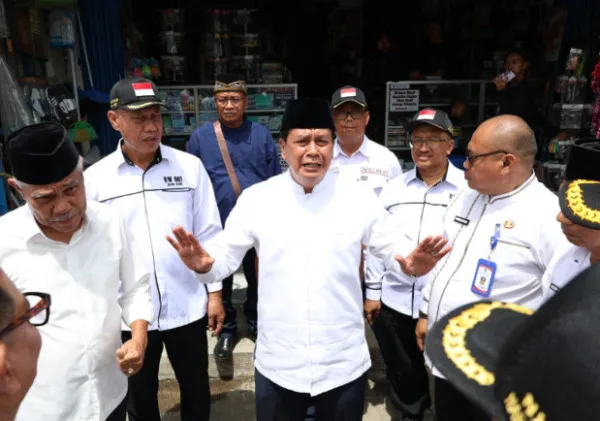 Bupati Tangerang Tinjau Langsung Permasalahan Banjir di RW 11 Villa Tangerang Elok