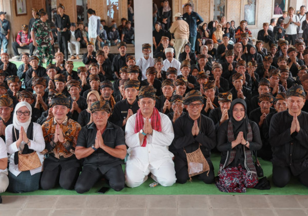 Gubernur Banten Ikuti Seren Taun Kasepuhan Cisungsang, Simbol Ketahanan Pangan dari Kearifan Lokal