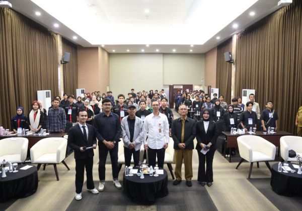 Pesan Gubernur Banten di Simposium Nasional: Pemuda Wajib Kuasai Teknologi di Era 5.0