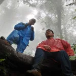 10 Hal Yang Tidak Boleh Dilakukan Saat Mendaki Gunung Karang