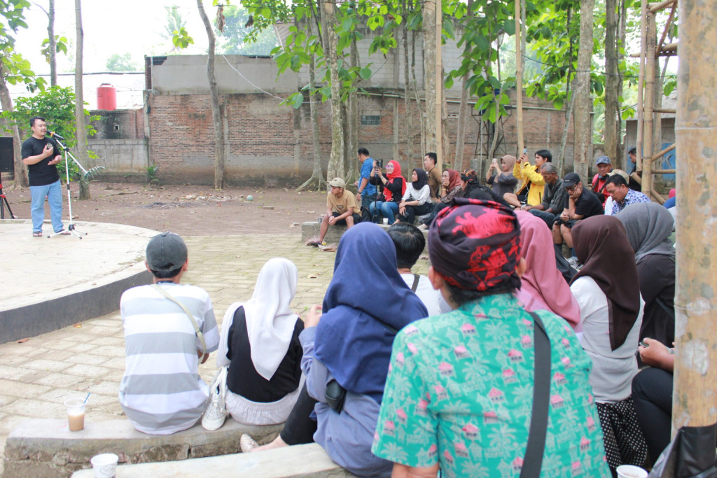 Membangun Ekosistem Kebudayaan, Sanggar Guriang Tempat Bertukar Gagasan