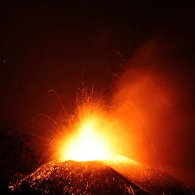 Ini Alasan dan Penyebab Gunung Bisa Meletus