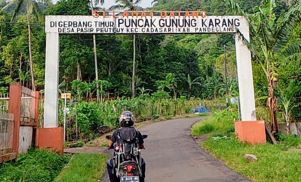 Fakta Unik dan Menarik Seputar Gunung Karang