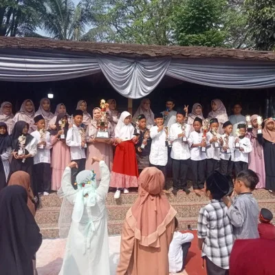 UPT SDN Gabus 3 Gelar Pelepasan Siswa/i Kelas VI & Kenaikan Kelas 1 - 5 di Meriahkan Pentas Seni