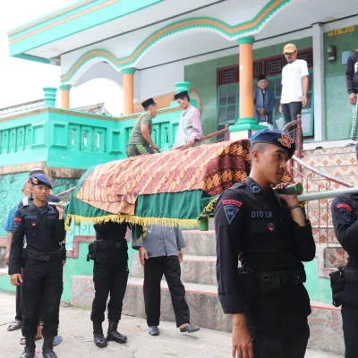 Satbrimob Polda Banten Sambang Duka Warga Meninggal Dunia