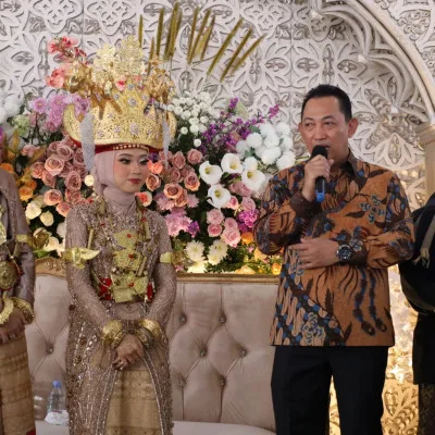 Kapolri Didampingi Kapolda Banten Hadiri Pernikahan Putri Ulama Banten KH. Matin Syarkowi