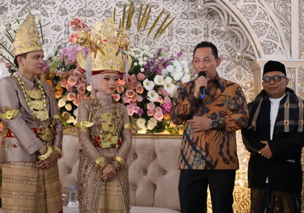 Kapolri Didampingi Kapolda Banten Hadiri Pernikahan Putri Ulama Banten KH. Matin Syarkowi