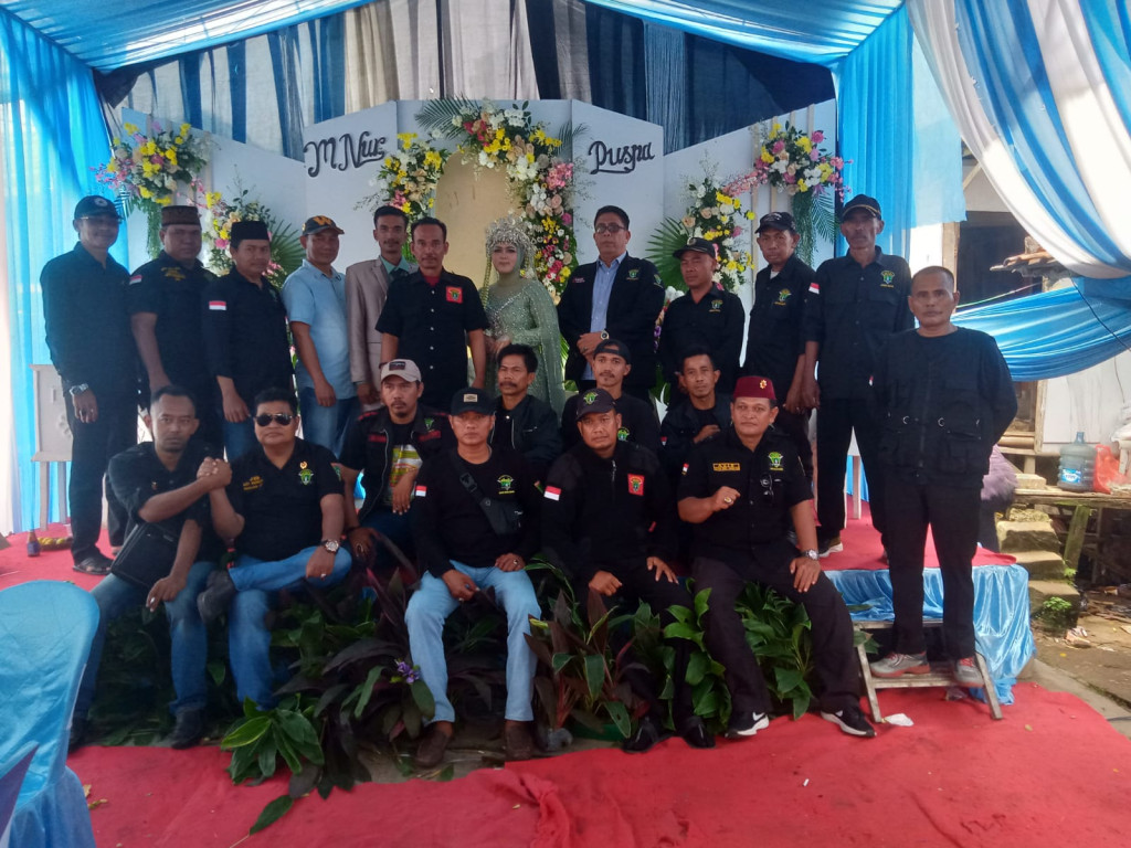 Gelar Resepsi Pernikahan Putra Ketua DPC Pamarayan Dari Ormas Jawara Banten Bersatu (JBB) Berjalan Lancar.