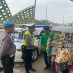 Hari Keempat Operasi Patuh Maung 2023, Ditlantas Polda Banten Beri Imbauan Kepada Pedagang Kaki Lima