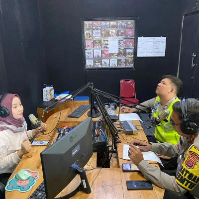 Ditlantas Polda Banten Gelar Talkshow Sosialisasi Operasi Patuh Maung 2023 di Radio Serang Gawe