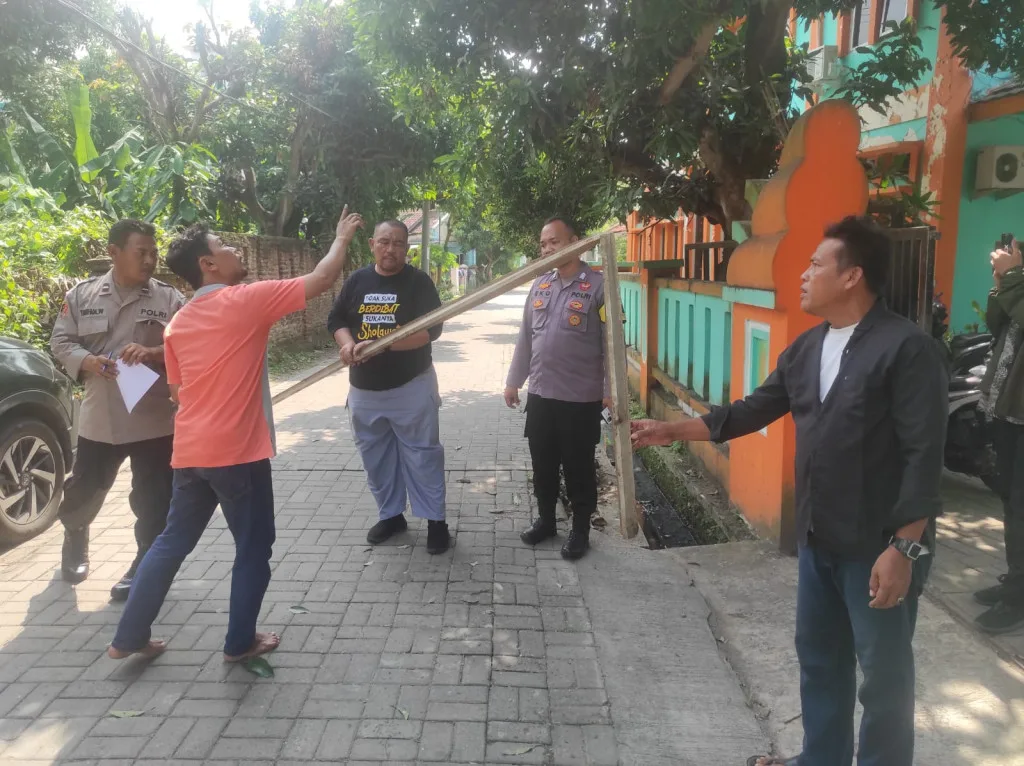 Satreskrim Polres Cilegon Polda Banten Datangi TKP Pria Tersengat Listrik
