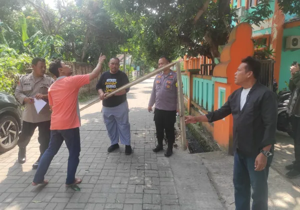 Satreskrim Polres Cilegon Polda Banten Datangi TKP Pria Tersengat Listrik