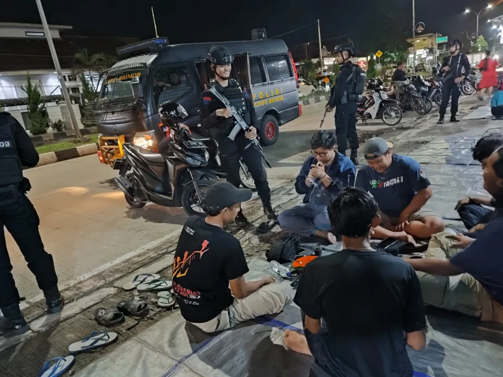 Menjaga Kamtibmas Demi Kenyamanan dan Keamanan, Satbrimob Polda Banten Melakukan Patroli Dialogis