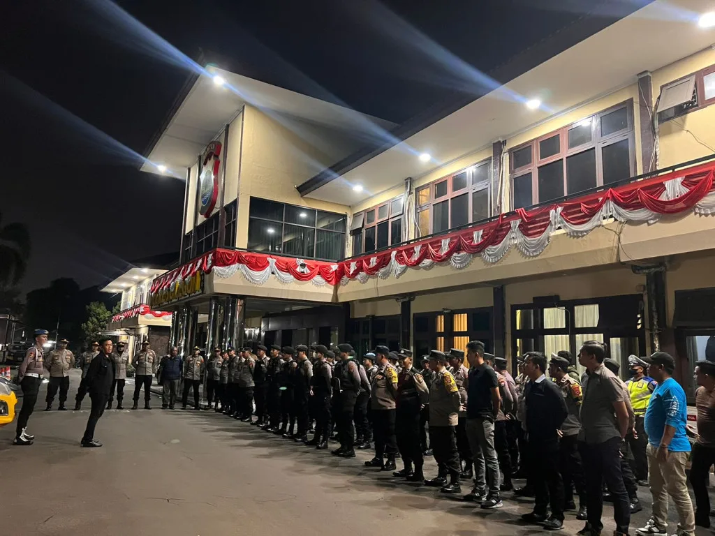 Cegah Kejahatan, Polres Cilegon Laksanakan Blue Light Patrol